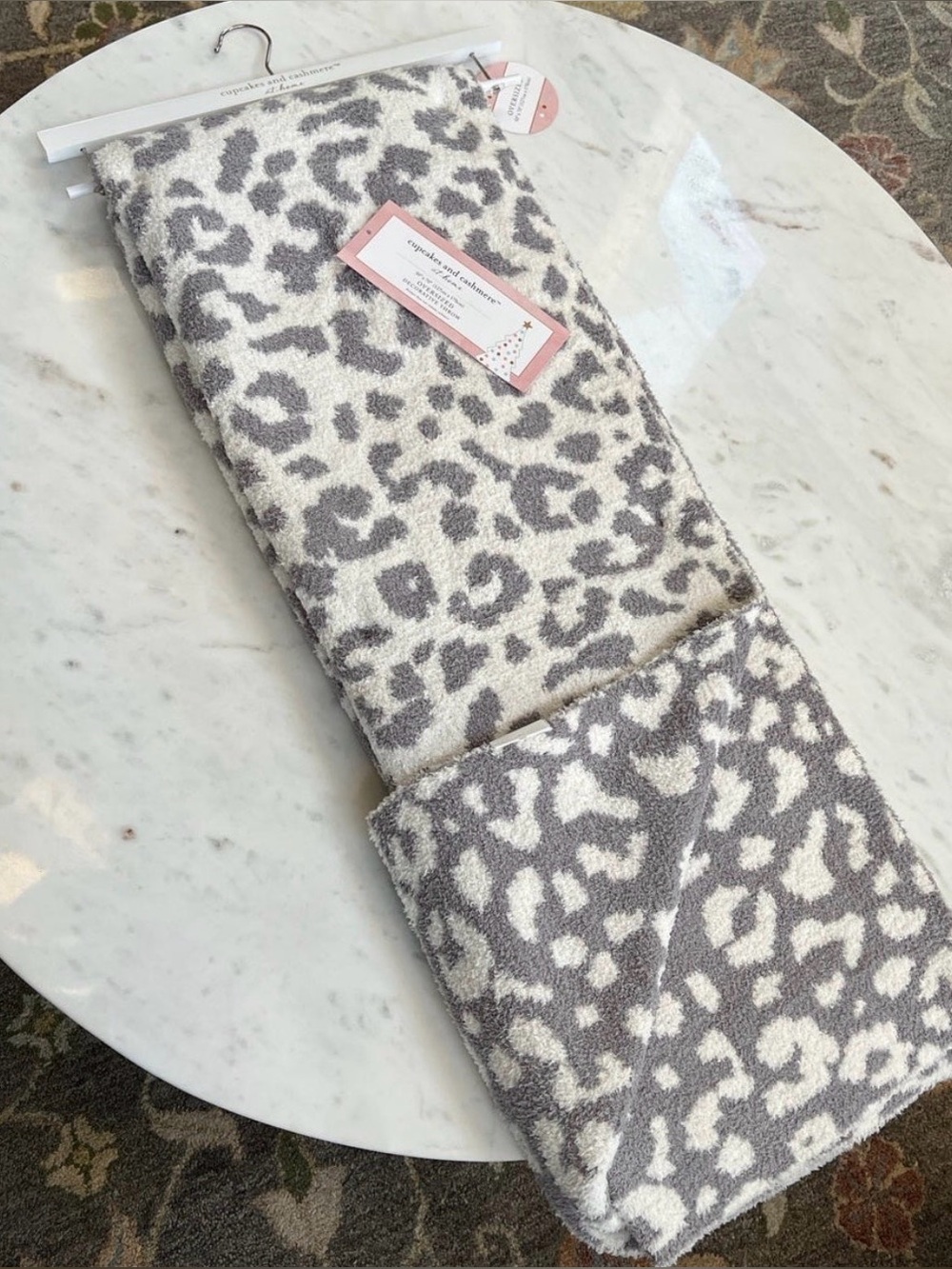 NWT Cupcakes & Cashmere Oversized Leopard Throw Blanket 50”x70” Gray & Ivory